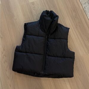 Amazon Black Cropped Puffer Vest